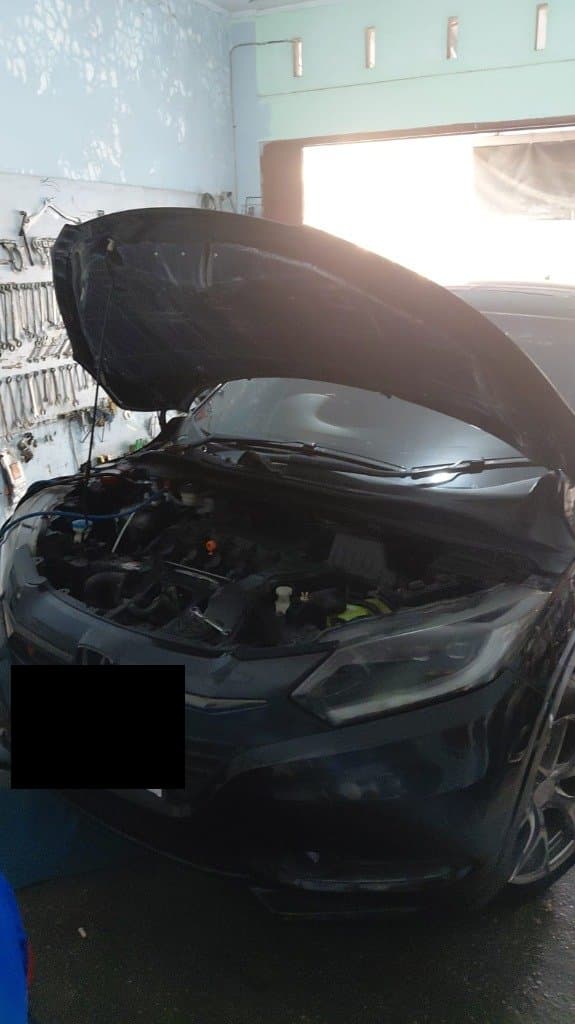 Pemeriksaan area mesin Honda HR-V