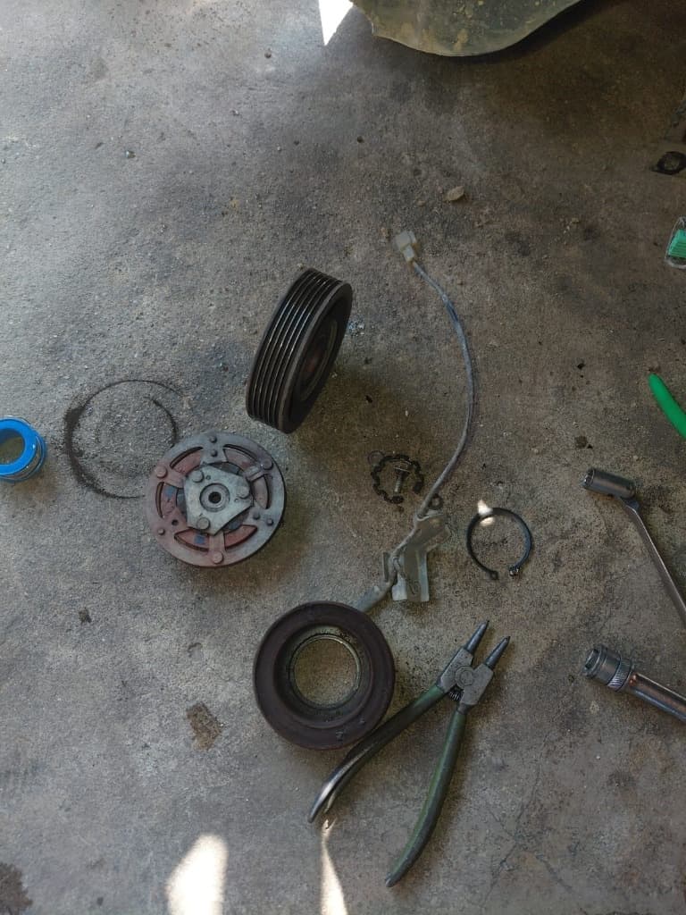 Pembongkaran Komponen Magnetic Clutch AC Rusak