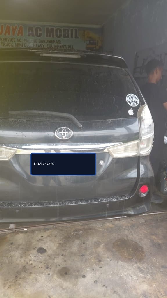 Tampak Belakang Toyota Calya G / Daihatsu Sigra Pit Servis