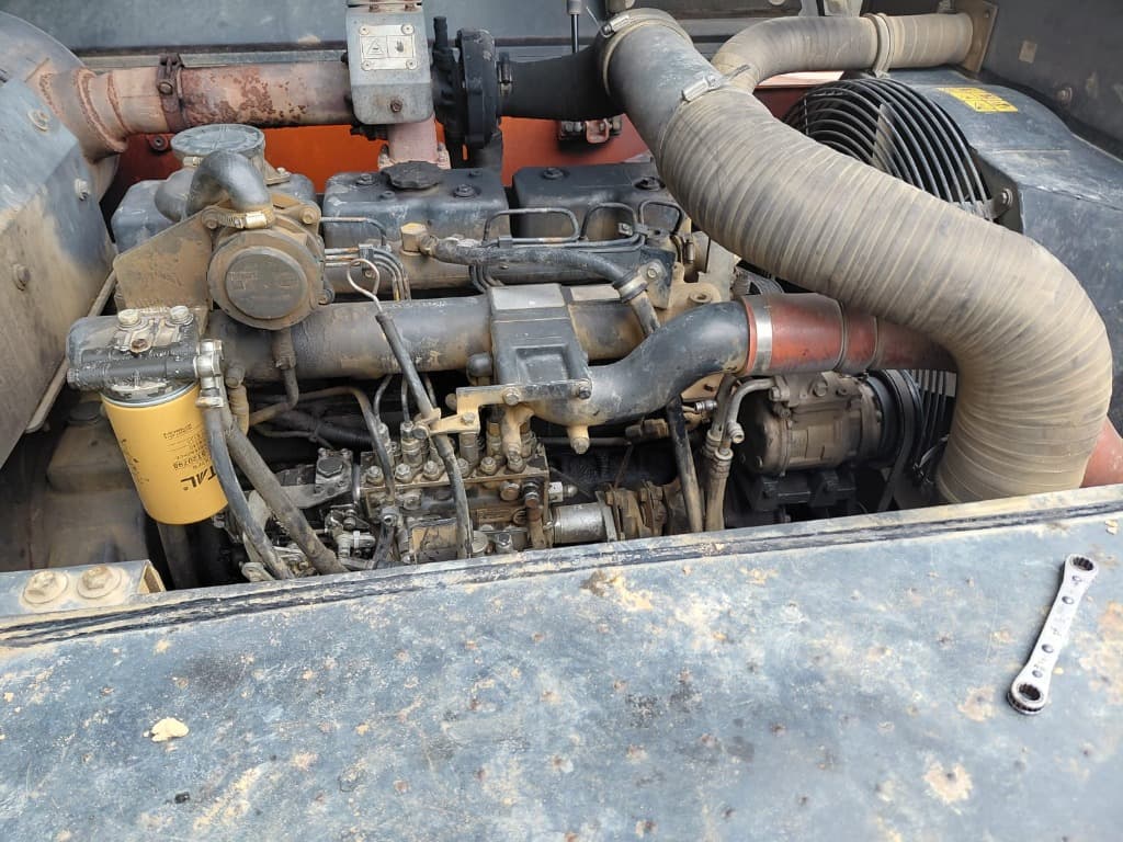 Sisi kanan ekskavator Doosan