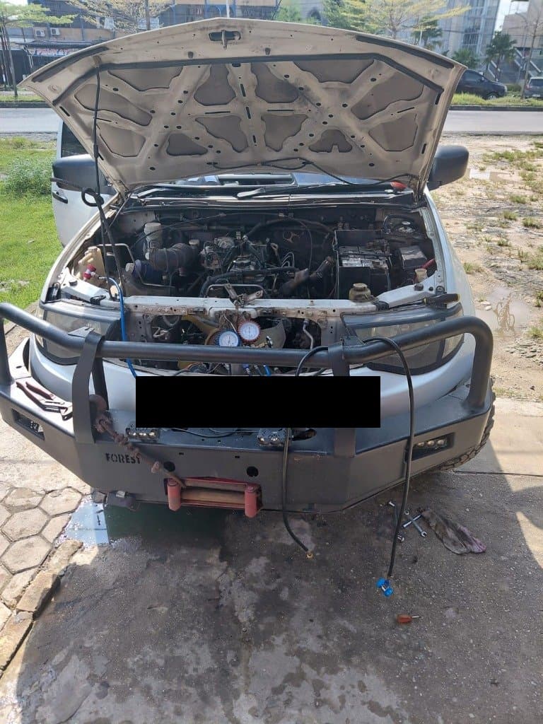Pengecekan manifold gauge dan area radiator Triton