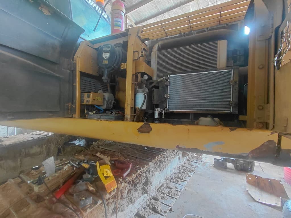 Dokumentasi Perbaikan & Penggantian Puli Stelan (Tensioner) & Belting AC Ekskavator Caterpillar CAT 320D (EXC-048)